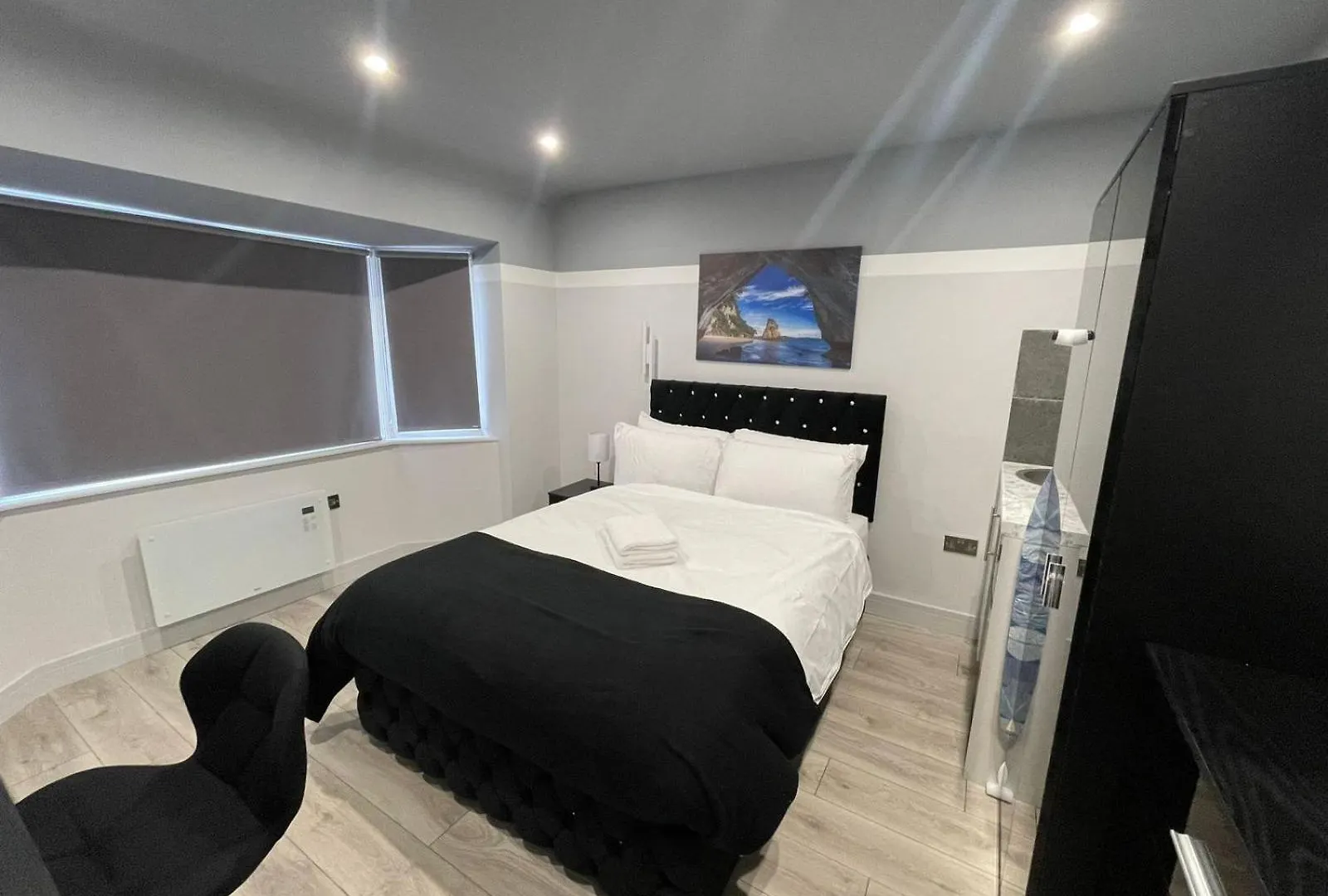 Letzi Private En-Suite, Near Heathrow Airport T3 Hayes  Guest house Hayes (Greater London)