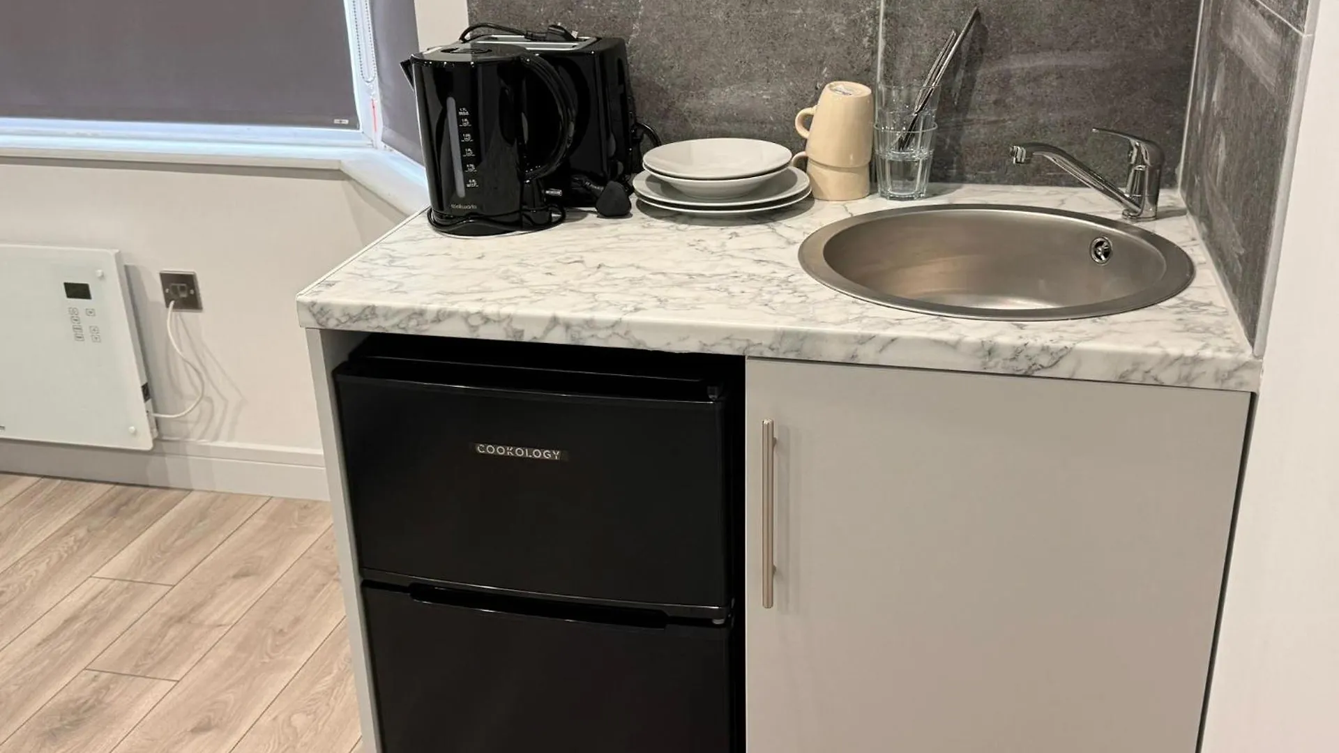 Letzi Private En-Suite, Near Heathrow Airport T3 Hayes  Hayes (Greater London)