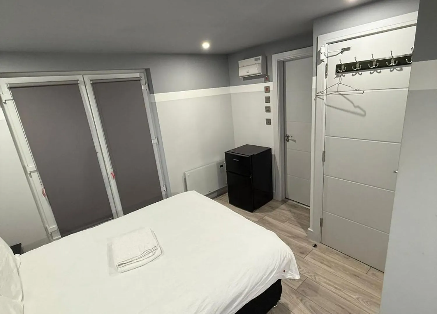Letzi Private En-Suite, Near Heathrow Airport T3 Hayes  United Kingdom