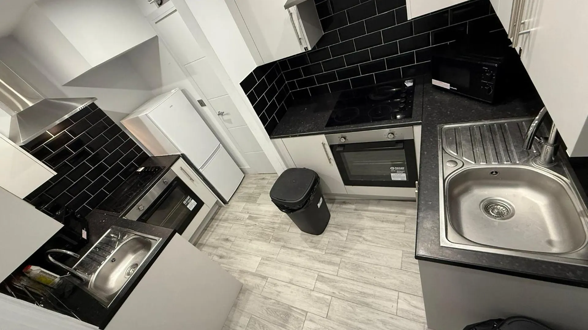 Letzi Private En-Suite, Near Heathrow Airport T3 Hayes  0*, Hayes (Greater London) United Kingdom