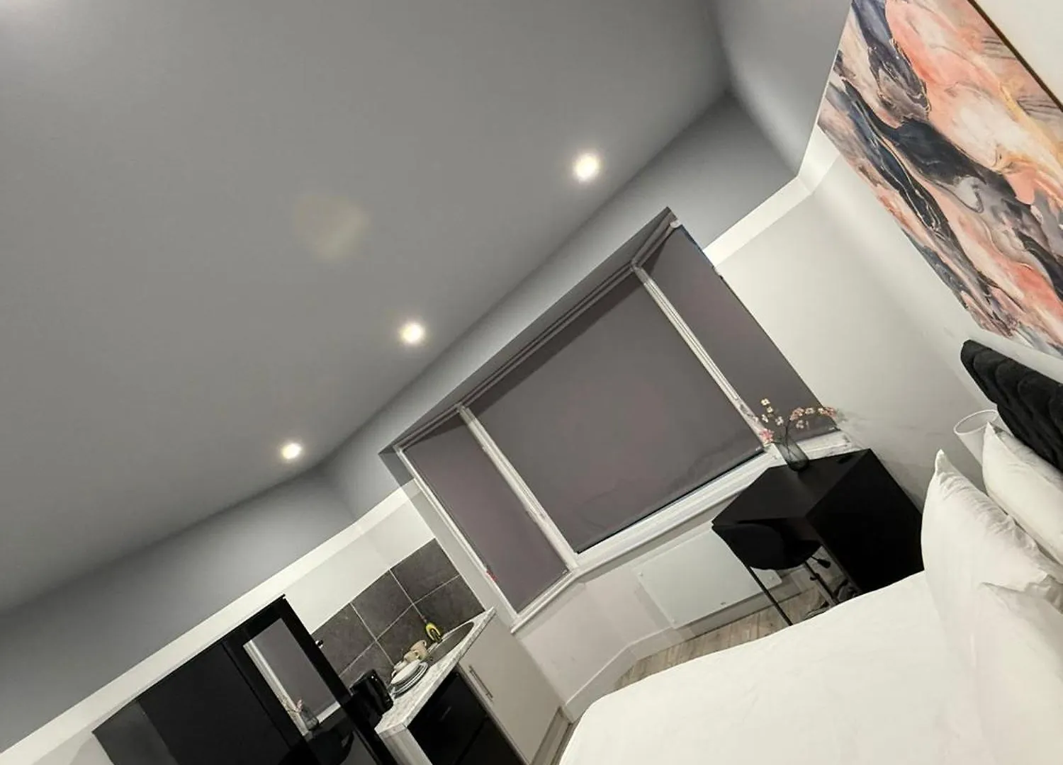 Letzi Private En-Suite, Near Heathrow Airport T3 Hayes