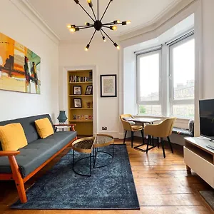 https://bohemian-1br-flat-in-abbeyhill.edinburghhotelsuk.org