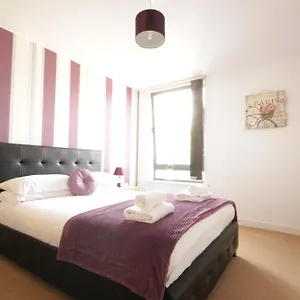 https://marina-view-freedom-quay-apartment.yorkshirehotels.net
