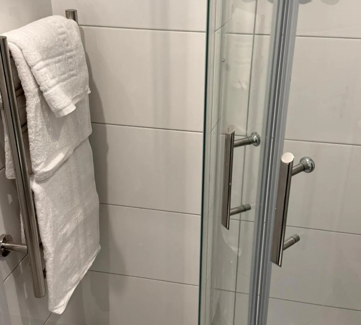 Letzi Private En-Suite, Near Heathrow Airport T3 Hayes  Penzion